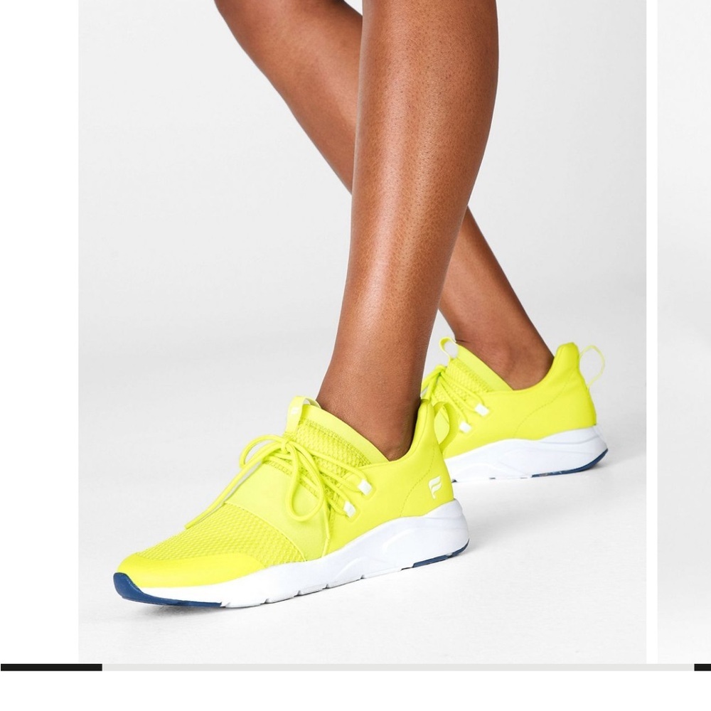 Fabletics ZUMA STUDIO SNEAKER III, NEON YELLOW, size 6.5 NIB
